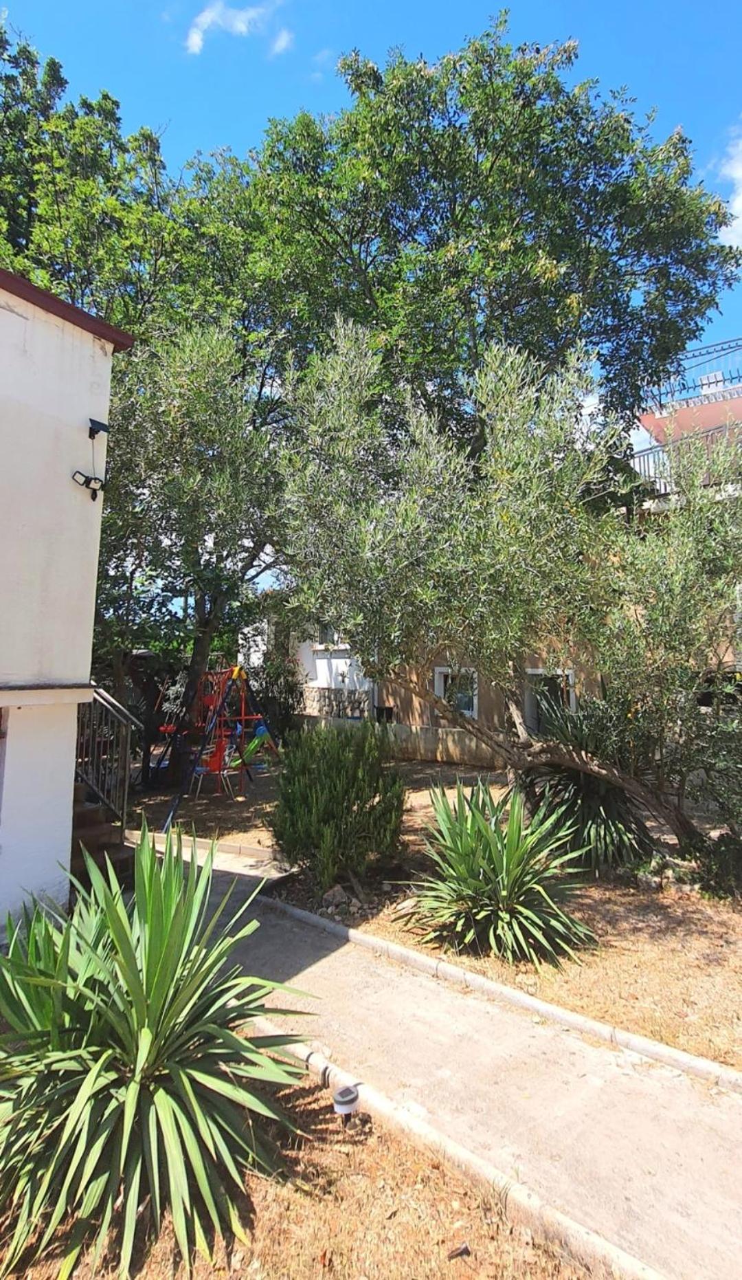 Unique Apartments Malinska Luaran gambar